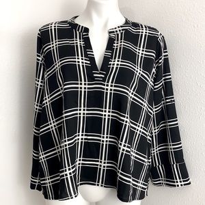 Collective Concepts Women’s Black and White Blouse